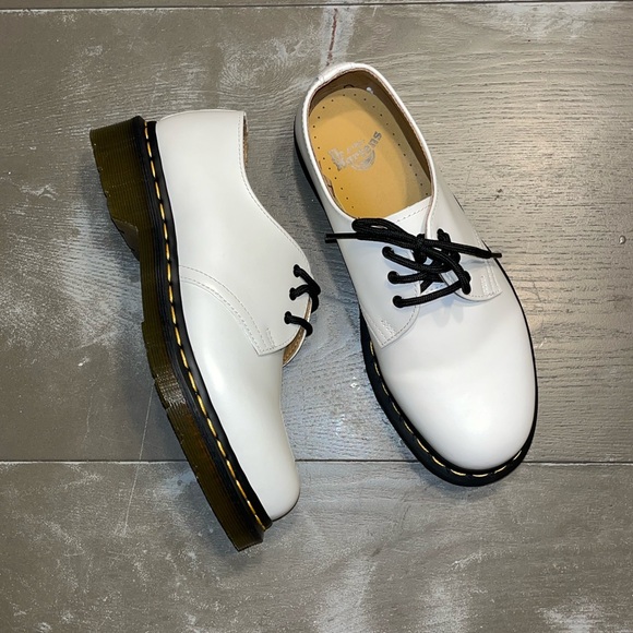 Dr. Martens Shoes - Dr Martens White 1461 Women’s Smooth Leather Oxford Shoes NWOB Size 6, Men’s 5